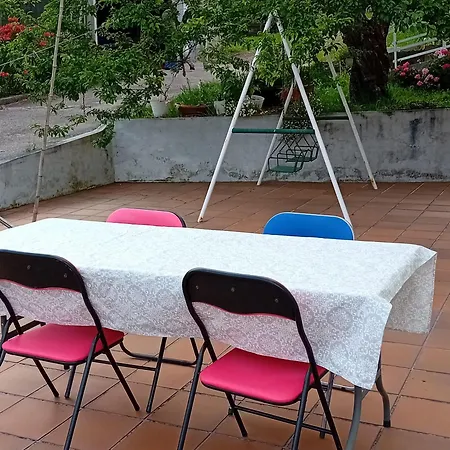 Semesterbostad O Lar De Menduina